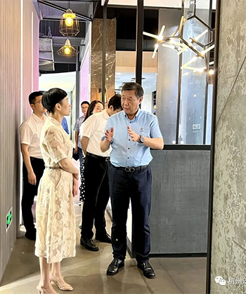 桐廬縣委副書記、縣長張蕙娜，副縣長周俊昌一行蒞臨泛亞考察指導(dǎo)